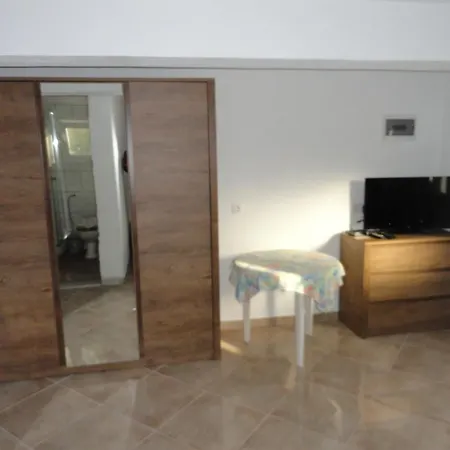 Delfini House * 아스프로발타