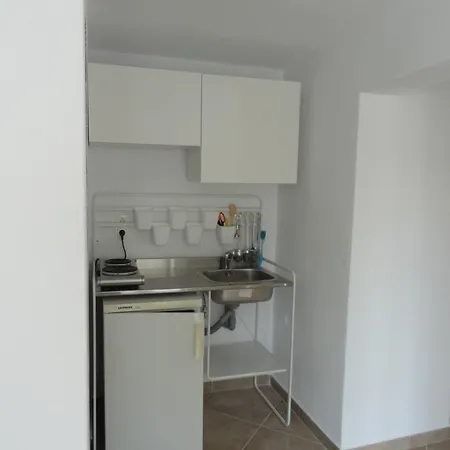 Delfini House * 아스프로발타