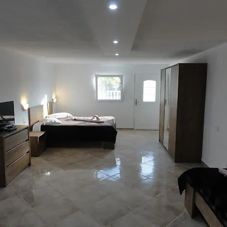 아파트 Delfini House