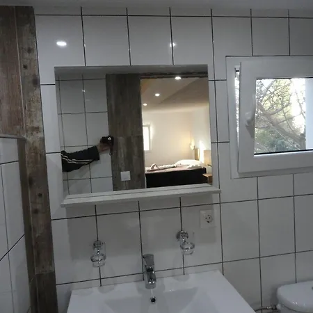Delfini House 아스프로발타