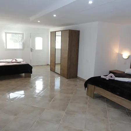 Delfini House אספרובלטה