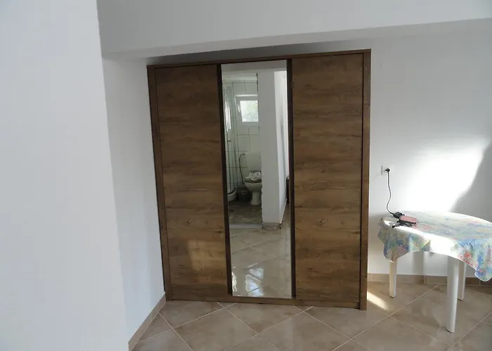 公寓 Delfini House