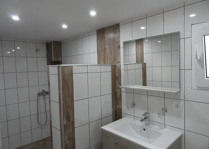 Delfini House 公寓 *