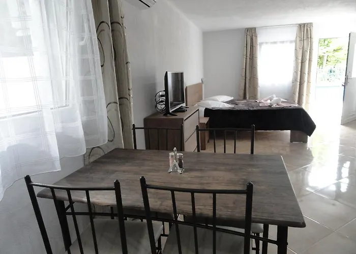 公寓 Delfini House